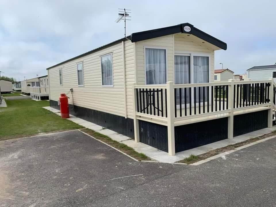 6 Berth Deluxe Caravan Palm Grove 42 Chapel Saint Leonards Eksteriør billede